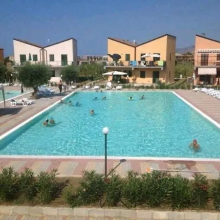 Dom wakacyjny Centounopini *